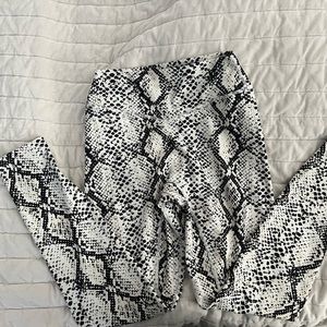 Balance athletica ascend python print legging